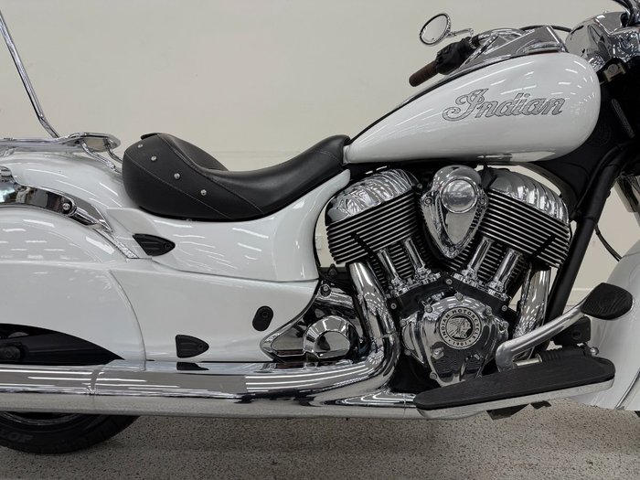 2017 INDIAN CHIEF CLASSIC White