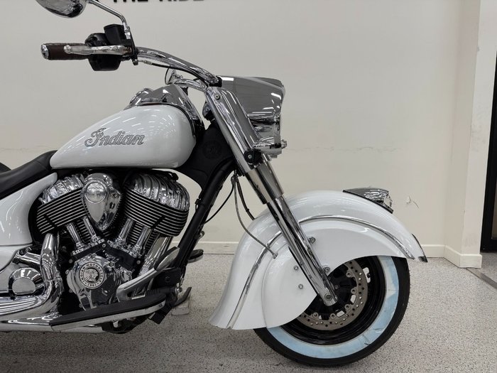 2017 INDIAN CHIEF CLASSIC White
