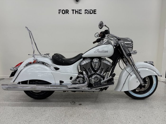 2017 INDIAN CHIEF CLASSIC White