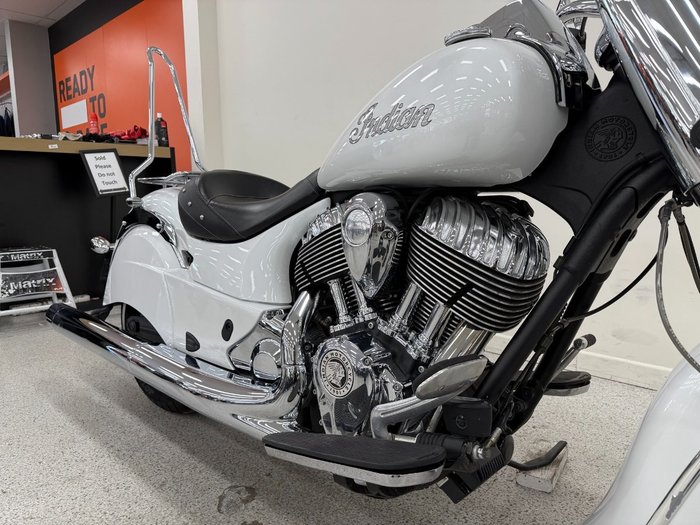 2017 INDIAN CHIEF CLASSIC White