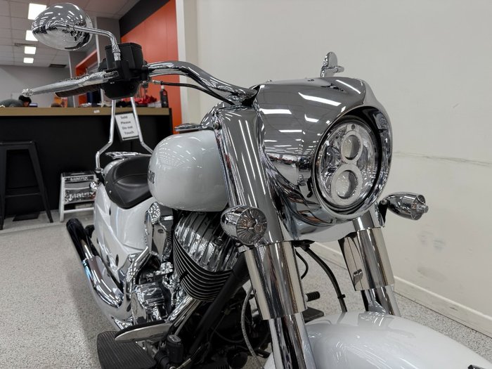 2017 INDIAN CHIEF CLASSIC White