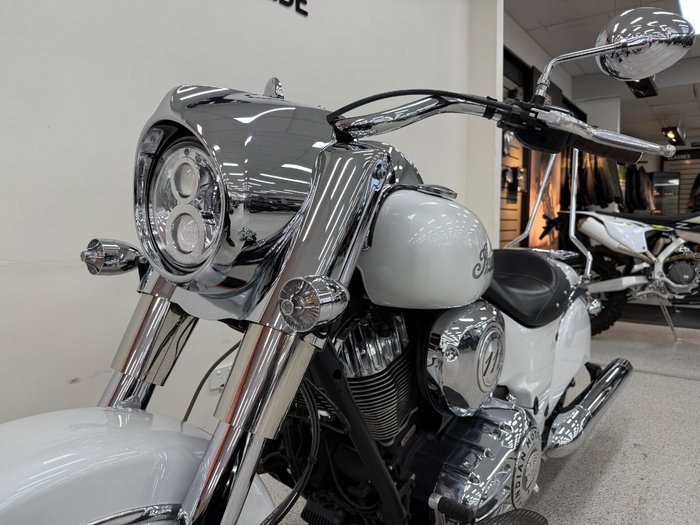 2017 INDIAN CHIEF CLASSIC White