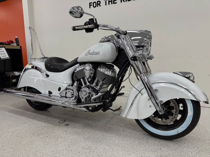 2017 INDIAN CHIEF CLASSIC White