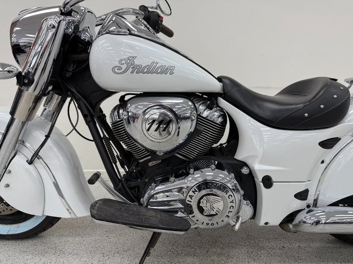 2017 INDIAN CHIEF CLASSIC White