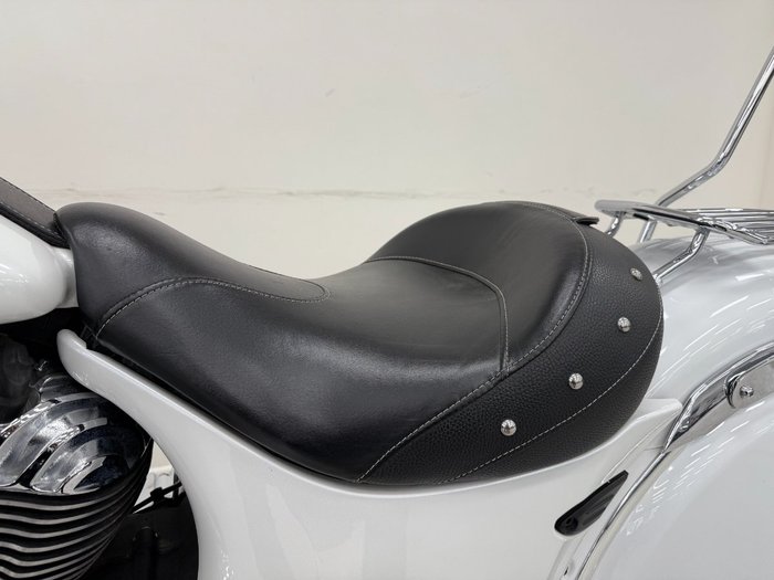 2017 INDIAN CHIEF CLASSIC White