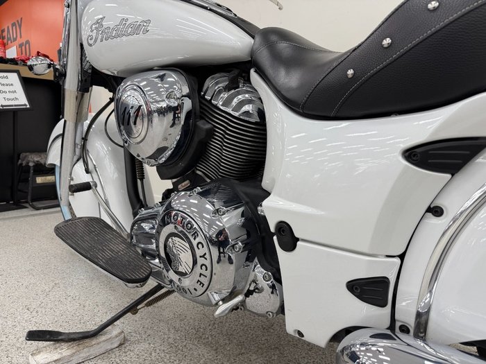2017 INDIAN CHIEF CLASSIC White