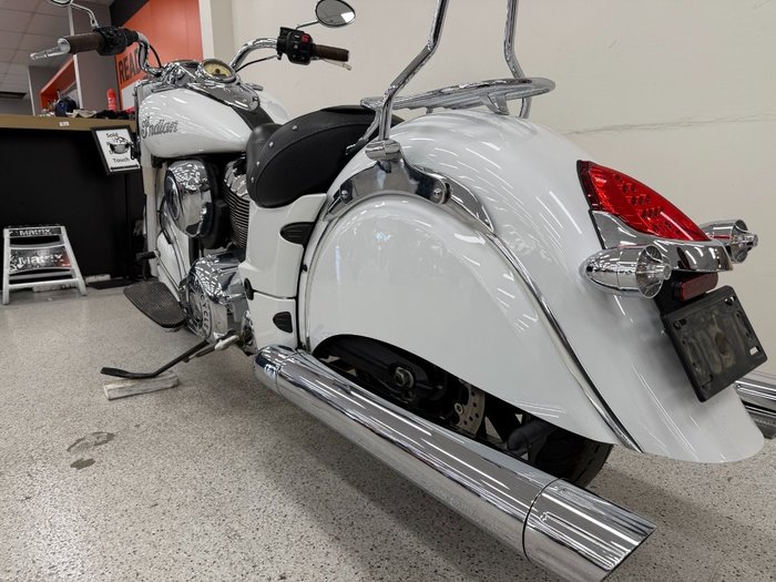 2017 INDIAN CHIEF CLASSIC White