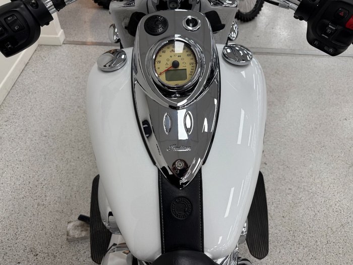 2017 INDIAN CHIEF CLASSIC White