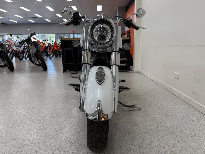 2017 INDIAN CHIEF CLASSIC White
