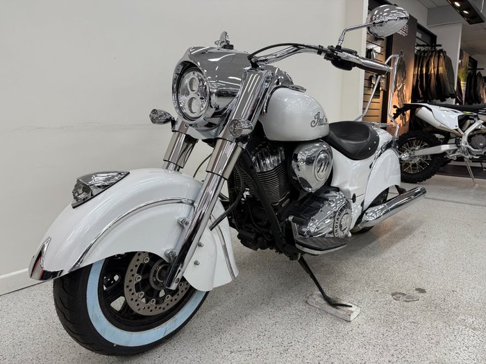 2017 INDIAN CHIEF CLASSIC White