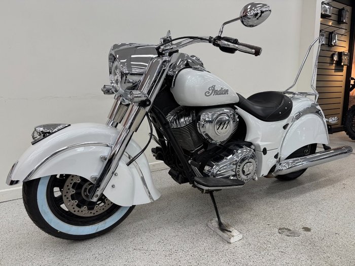 2017 INDIAN CHIEF CLASSIC White