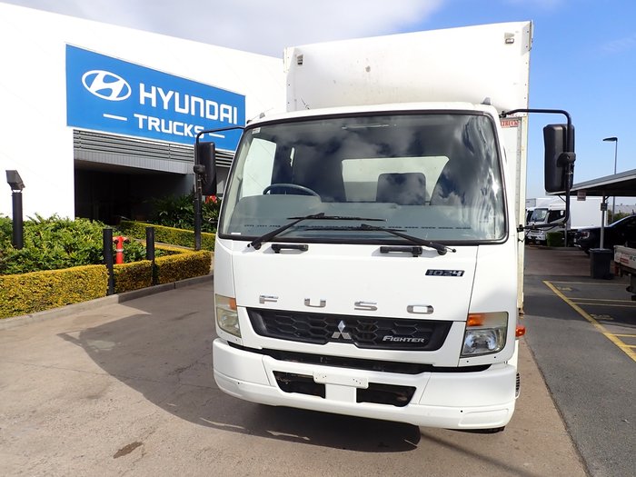 2020 MITSUBISHI FIGHTER 1024 WHITE