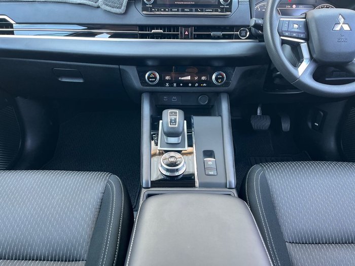 2024 Mitsubishi Outlander