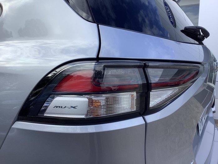 2022 Isuzu MU-X LS-T