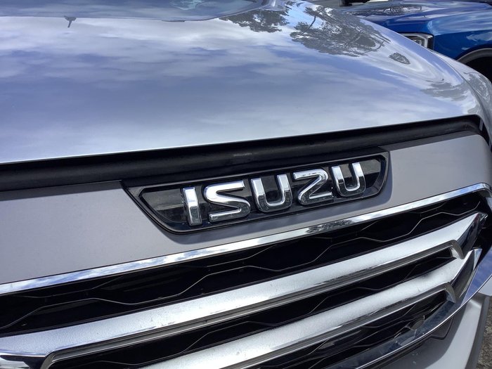 2022 Isuzu MU-X LS-T