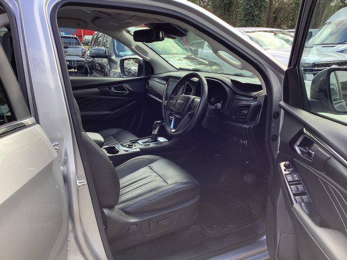 2022 Isuzu MU-X LS-T
