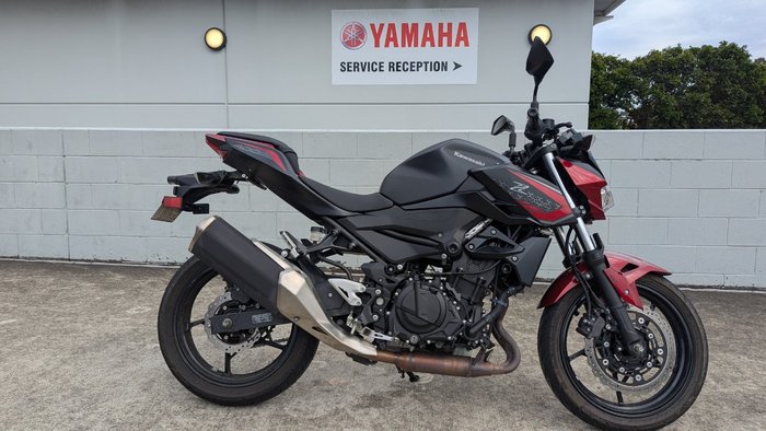 2021 Kawasaki Z400 Red