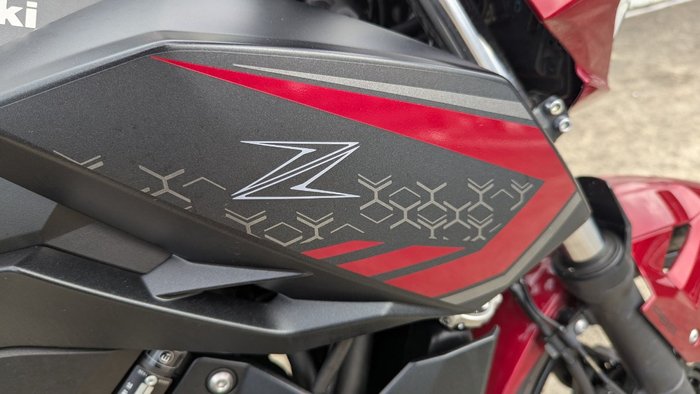 2021 Kawasaki Z400 Red