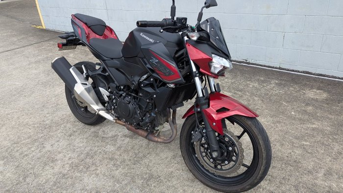2021 Kawasaki Z400 Red
