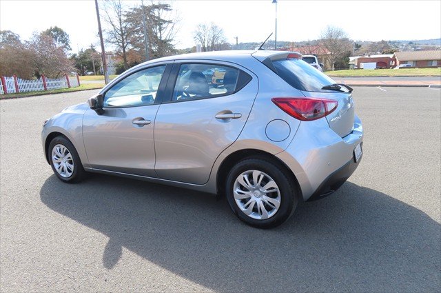 2017 MAZDA Mazda2 NEO