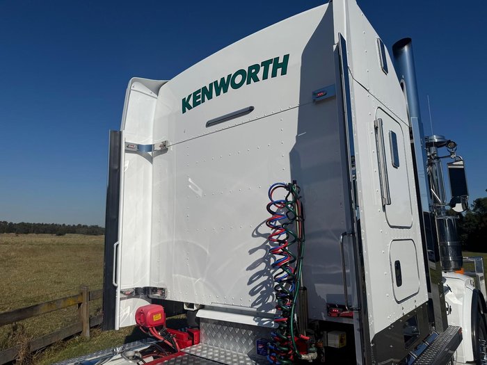 2021 Kenworth T659 **ENGINE WARRANTY** White