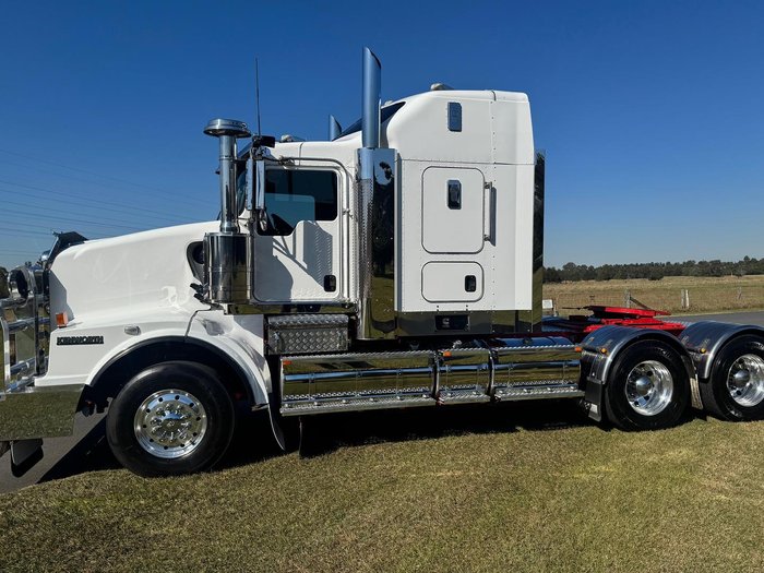2021 Kenworth T659 **ENGINE WARRANTY** White
