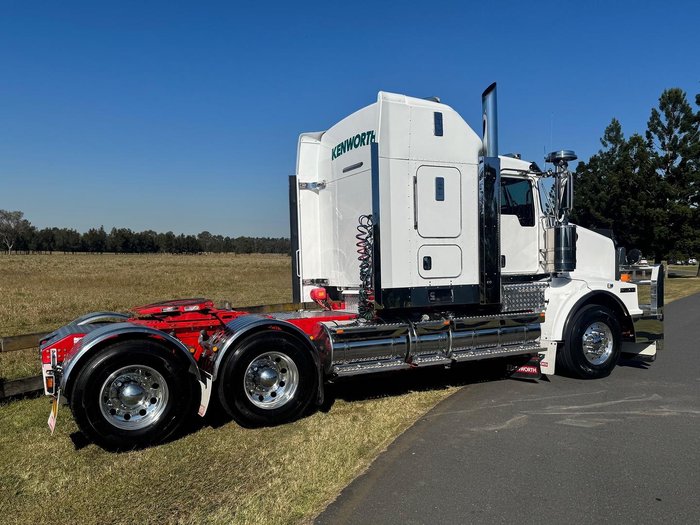2021 Kenworth T659 **ENGINE WARRANTY** White