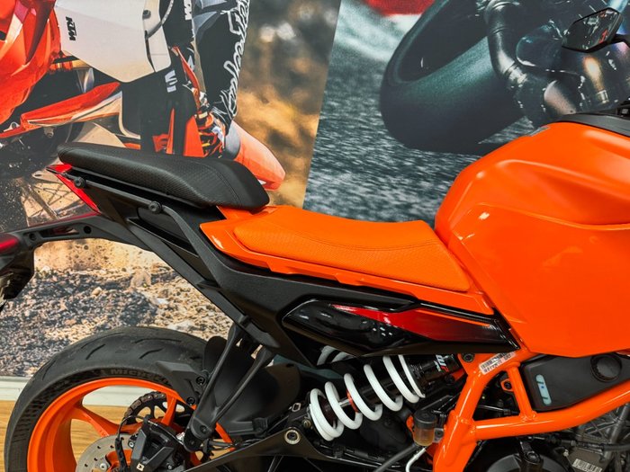 2024 Ktm 390 DUKE ORANGE