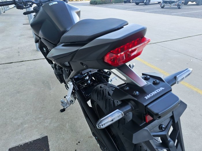 2025 Honda CB750 (HORNET) Black