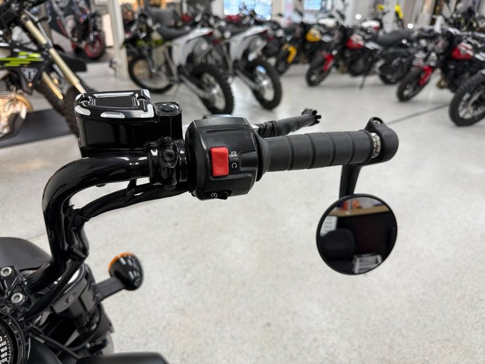 2020 INDIAN SCOUT BOBBER TWENTY THUNDER BL Black