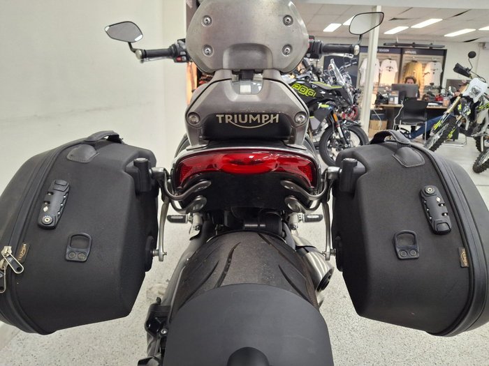 2021 Triumph ROCKET 3 GT red