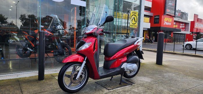2008 Honda SH150i RED