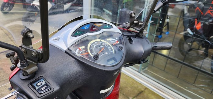 2008 Honda SH150i RED