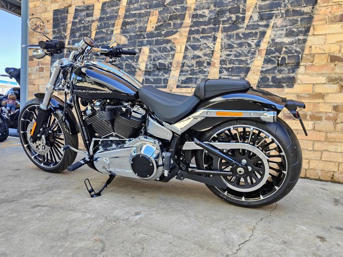 2025 HARLEY-DAVIDSON BREAKOUT 117 (FXBR) ROAD BLACK