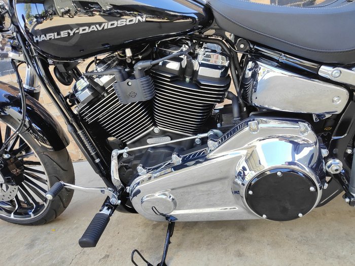 2025 HARLEY-DAVIDSON BREAKOUT 117 (FXBR) ROAD BLACK