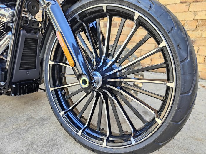 2025 HARLEY-DAVIDSON BREAKOUT 117 (FXBR) ROAD BLACK