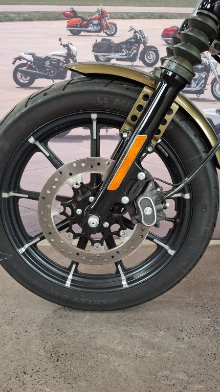 2017 Harley-davidson XL883N IRON 883 Olive Gold