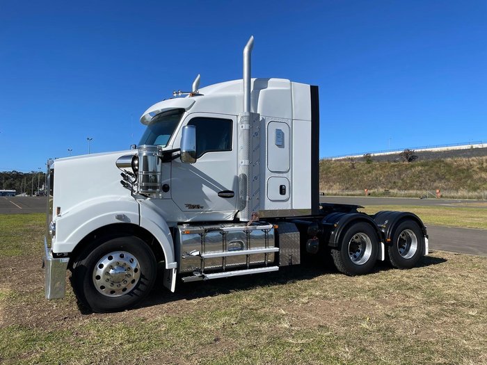 2025 Kenworth T610 Series T610SAR White