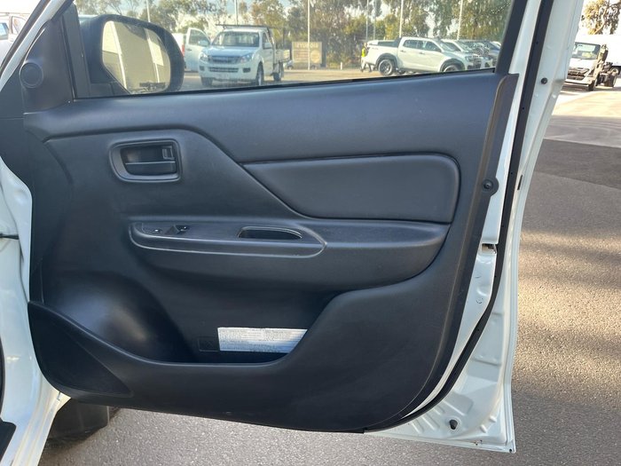 2019 Mitsubishi Triton GLX