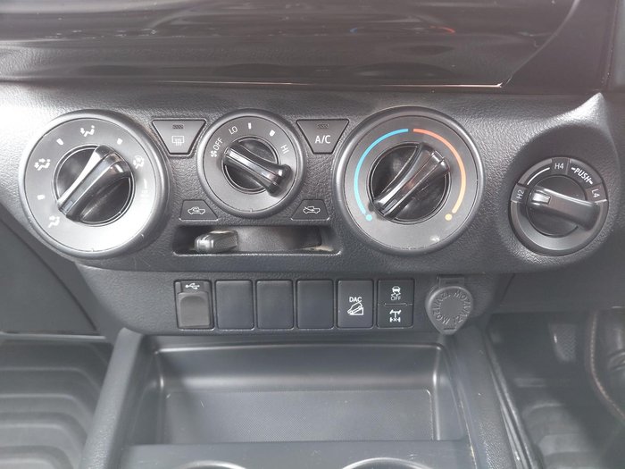 2021 Toyota Hilux SR