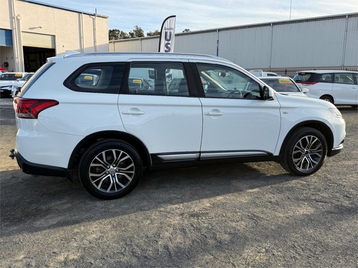 2018 MITSUBISHI OUTLANDER ES 5 SEAT (AWD)