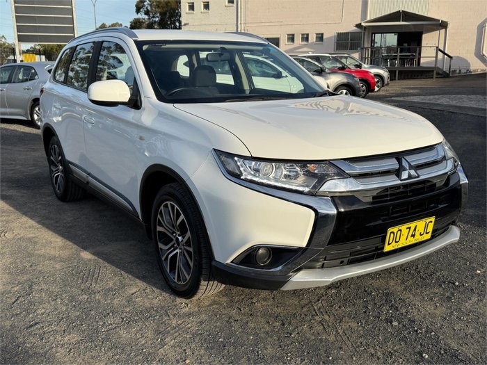 2018 MITSUBISHI OUTLANDER ES 5 SEAT (AWD)