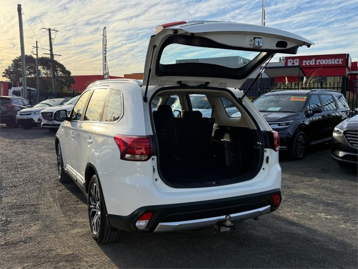 2018 MITSUBISHI OUTLANDER ES 5 SEAT (AWD)