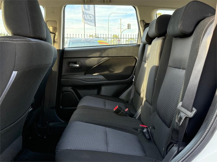 2018 MITSUBISHI OUTLANDER ES 5 SEAT (AWD)