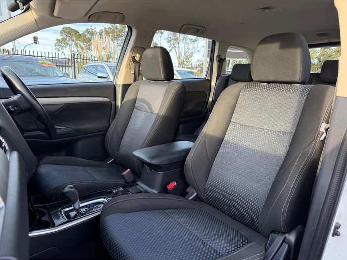 2018 MITSUBISHI OUTLANDER ES 5 SEAT (AWD)