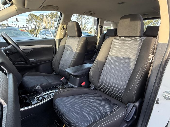 2018 MITSUBISHI OUTLANDER ES 5 SEAT (AWD)
