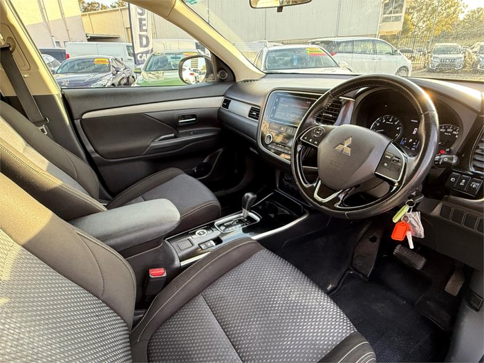 2018 MITSUBISHI OUTLANDER ES 5 SEAT (AWD)