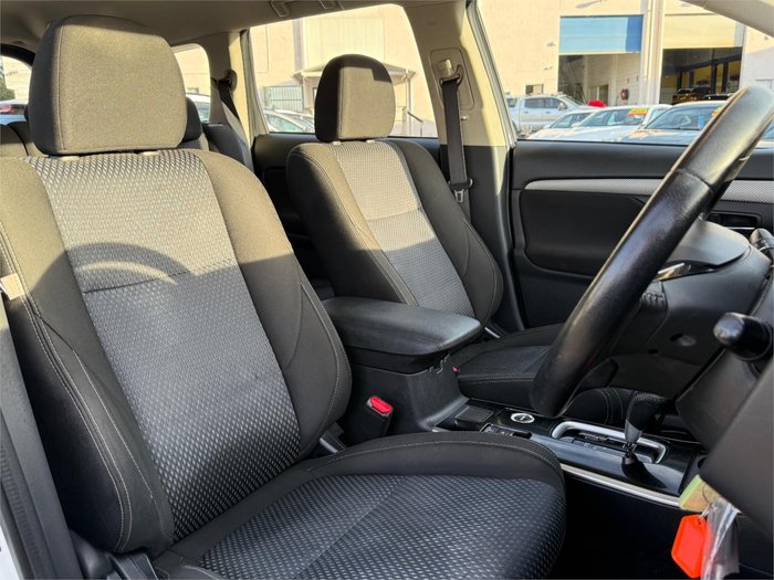2018 MITSUBISHI OUTLANDER ES 5 SEAT (AWD)