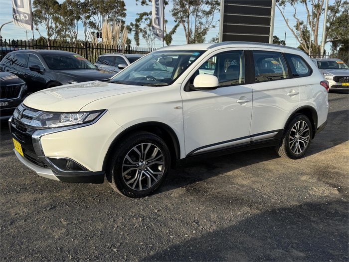 2018 MITSUBISHI OUTLANDER ES 5 SEAT (AWD)