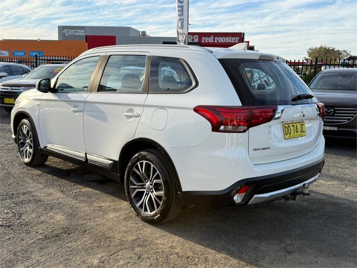 2018 MITSUBISHI OUTLANDER ES 5 SEAT (AWD)